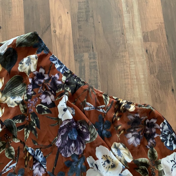 One shoulder Top - Picture 6 of 6